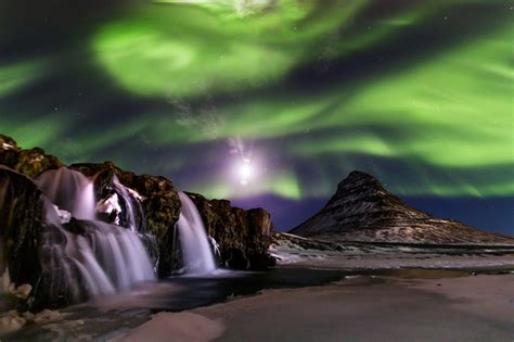 Iceland Northern Lights Season Best Time To See Cars Iceland