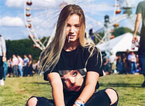 Her birthday, what she did before fame, her family life, fun trivia facts, popularity rankings, and more. So krass wird Julia Beautx auf Instagram belästigt! - STARZIP