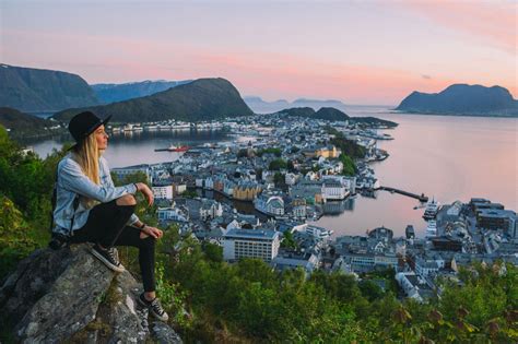 City Guide To Ålesund Norway Fjord Tours