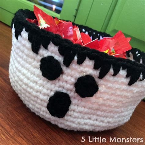 Crocheted Ghost Treat Bowl With Images Crochet Pumpkin Pattern