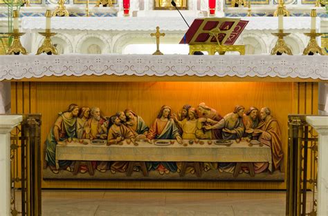 Zapraszamy do uczestnictwa we mszy świętej w swojej parafii. Msza Święta i Adoracja online / Holy Mass and Adoration online