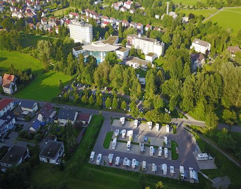 Bitte achten sie auf eine faire und angemessene wortwahl. Wohnmobil-Stellplatz an der Waldsee-Therme Wohnwagen