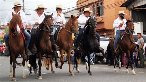 Desfile Hípico De La Feria De Cobán Agosto 2018
