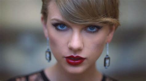 We Know What Shade Of Red Lipstick Taylor Swift Wears