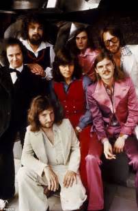 Mike Edwards Founding Member Of Elo Killed By Falling Half Ton Hay