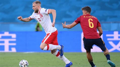 Juni von kacper kozłowski im spiel spanien gegen polen erneut gebrochen: LIVE | Spanien und Polen hilft nur ein Sieg - Fußball-EM ...