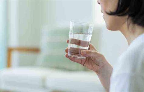 14 Uses Of Salt Water Gargling For Sore Throat Cough More