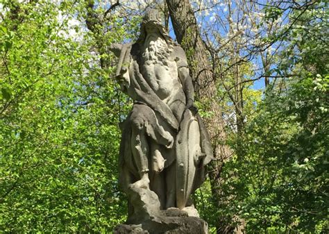Odin Statue Arm Ab Waffe Weg