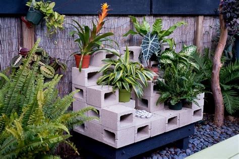 Add a solid wood top to the cinder block planters to make an outdoor bar. Cinder block garden ideas - furniture, planters, walls and ...