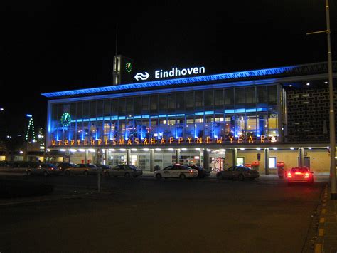 Eindhoven central railway station (en); Het station in Eindhoven