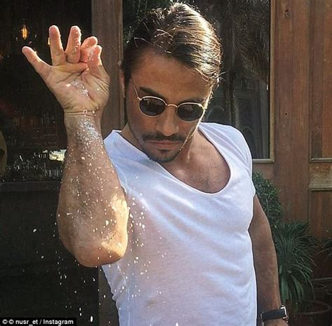 Salt Bae Wears Gloves At New York City Steakhouse Daily Mail Online