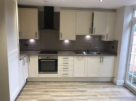 Modern dimensions tile in arctic white, dal tile; Ivory Shaker Style Kitchen Le Mona Appliances Grey Wood ...