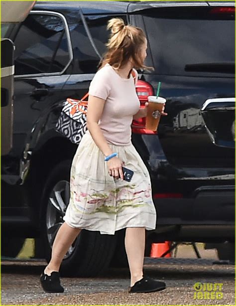 Mila Kunis Kristen Bell Are Bad Moms Only On Movie Sets Photo