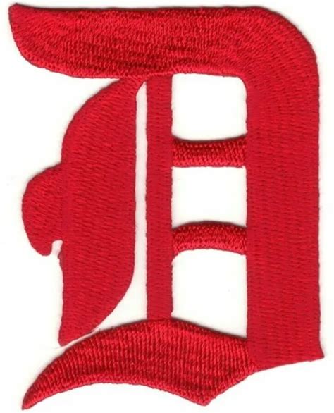 3and Fancy Red Old English Alphabet Letter D Embroidered Patch 399