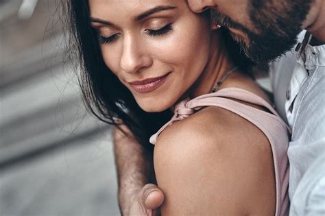 how to build emotional intimacy in your relationship with 9 effective actions