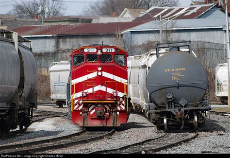 Railpicturesnet Photo Vtr 311 Vermont Rail System Gp40 2lw At Rutland