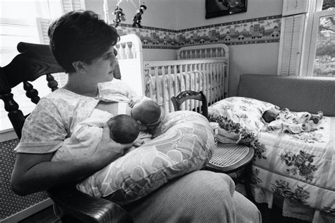 28 Vintage Breastfeeding Photos Full Of Love And Strength