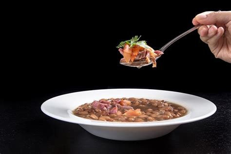 Ham hocks, like hog jowls (pigs' cheeks), add a distinctive flavor to various dishes. Pressure Cooker Smoky Ham Hock and Pinto Bean Soup