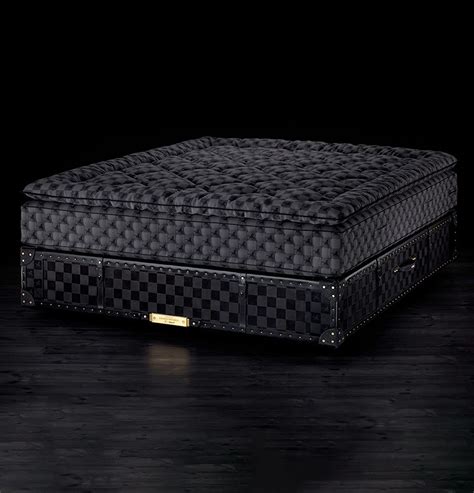 Hästens Grand Vividus Bed Costs 390k Might Be Worlds Most Expensive