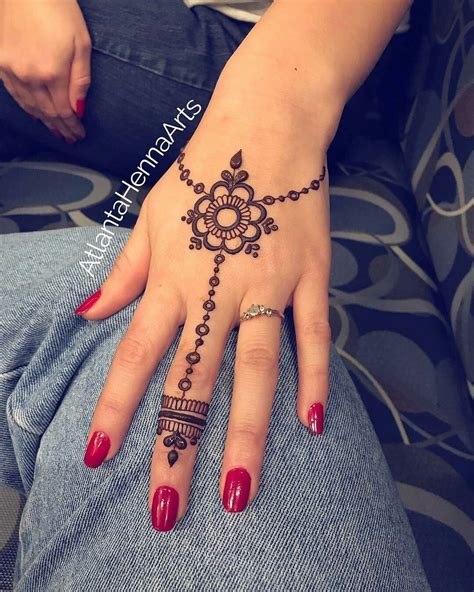 Mehndi Tattoo For Girls Hand Simple