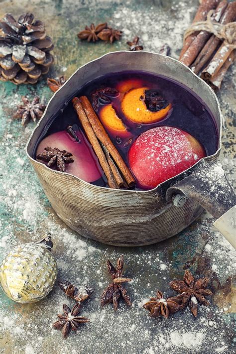 From wikimedia commons, the free media repository. Mulled wine in old retro pan | Mulled wine, Christmas food, Christmas drinks