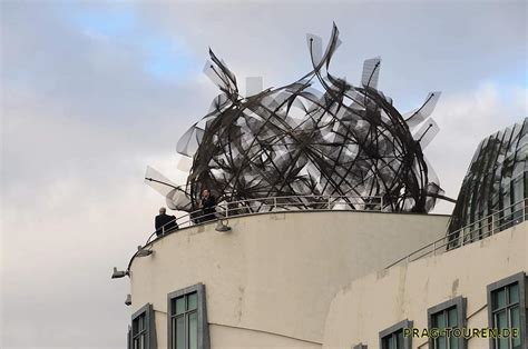 Das tanzende haus (tschechisch tančící dům) ist der spitzname eines 1996 verwirklichten bürogebäudes in der tschechischen hauptstadt prag. Prag Touren - individuelle Stadtführungen - Führung ...