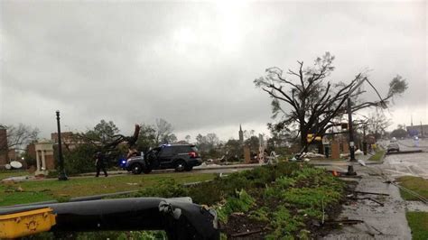 Images Tornado Tears Through Mississippi