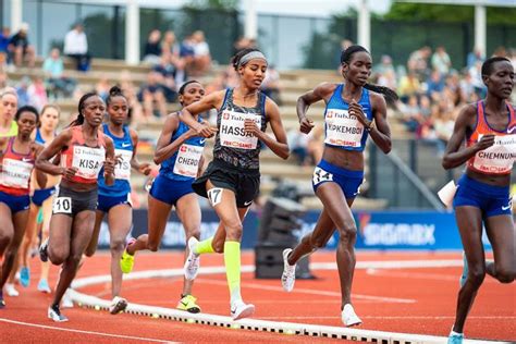 17 hours ago · sifan hassan of the netherlands tripped with one lap to go in a preliminary heat of the women's 1500m but got back up to continue the race. Sifan Hassan loopt nieuw Nederlands record 1500m - RunningNL
