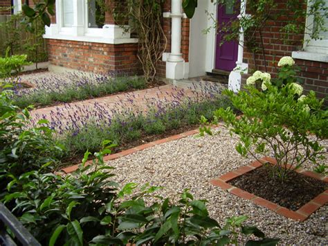 This santa monica, ca front yard (designed by stephanie blanc) packs get fresh recipes, wine pairings, weekend getaway ideas, regional gardening tips, home design inspiration. Here you go: Front garden design ideas pictures uk