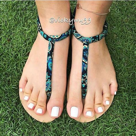 Pin On Painted Toes