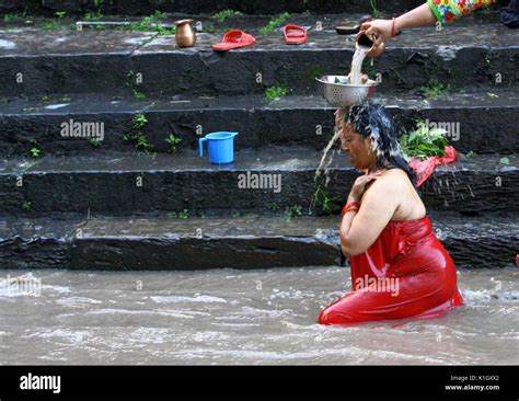 Kathmandu Nepal 26th Aug 2017 A Hindu Woman Takes Bath Ritual To Clean Herself During Rishi