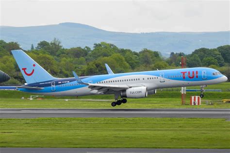 Tui Airlines Uk Boeing 757 204 G Byaw Joshua Allen Flickr