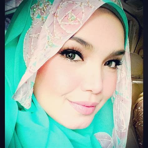1,741,181 likes · 100,293 talking about this. Koleksi Gambar Instagram Terkini Siti Nurhaliza Buat Muka ...