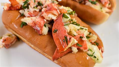 Discovernet Buttery Connecticut Style Lobster Rolls Recipe