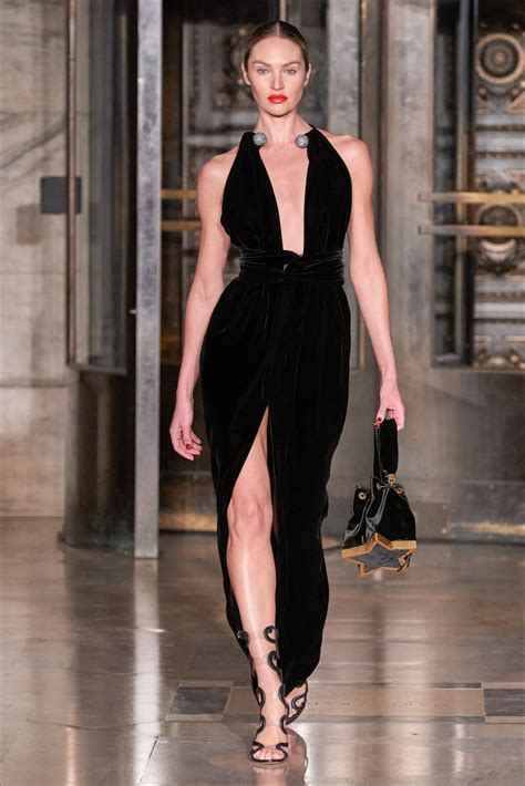 Candice Swanepoel At Oscar De La Renta Runway Show At New York Fashion