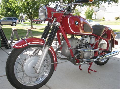 Bmw's motorcycle history began in 1921 when the company commenced manufacturing engines for other companies. Restored BMW R60 - 1969 Photographs at Classic Bikes Restored |Bikes Restored