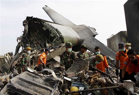 indonesia plane with 10 aboard missing