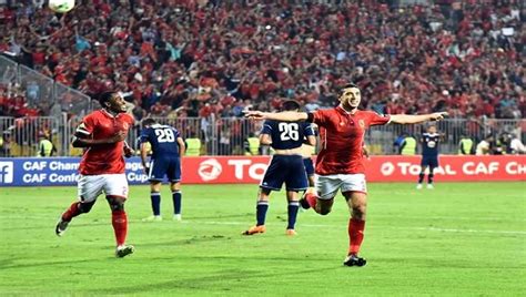 علق محمود فايز المدرب المساعد بجهاز الأرجنتيني هيكتور كوبر بمنتخب الكونغو الديمقراطية الأول لكرة القدم على تأهل النادي الأهلي لدور نصف نهائي بطولة دوري أبطال أفريقيا على حساب نادي ماميلودي صن داونز الجنوب إفريقي. "كاف": إقامة نصف نهائي دوري أبطال إفريقيا والكونفيدرالية ...