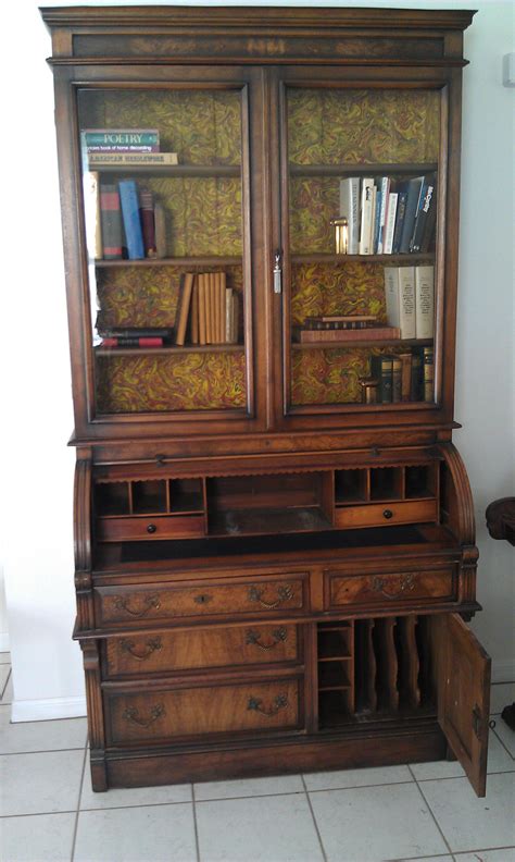 I am selling a beautiful roll top secretary desk that's in excellent condition. Antique secretary desk bookcase very fine 1870-1900 roll ...