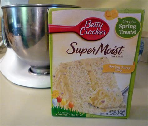 In medium mixing bowl, add powdered cake mix, pudding mix, lemon juice, eggs, and oil, and stir until well combined. lemon pudding cake betty crocker