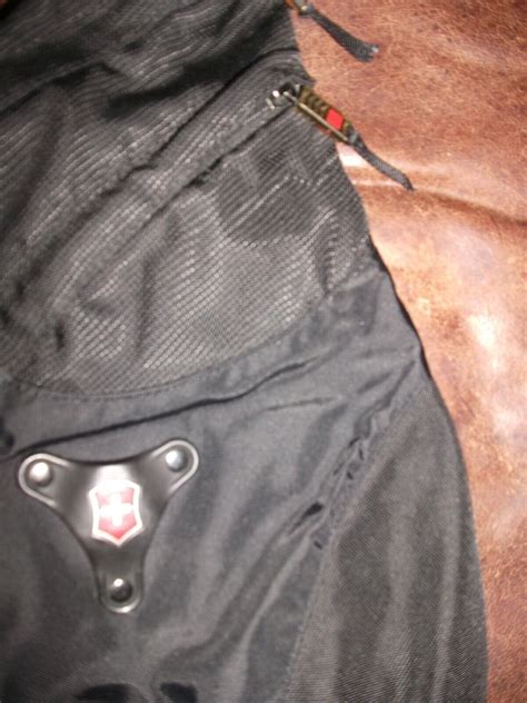 Victorinox Teardrop Dual Pocket Shoulder Sling Bag Ebay