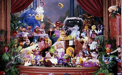 Disney Warns Viewers That The Muppet Show Includes Offensive Content
