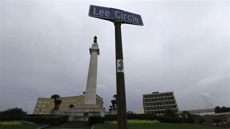 New Orleans Removes Gen Robert E Lee Statue Cnn