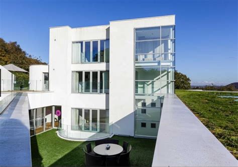 See more ideas about justin bieber room, justin bieber, justin. Luxury five-bedroom mansion that Justin Bieber stayed in ...