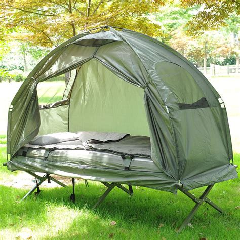 Auch die höhe zum boden von der matratze von 42 cm lässt gerade bei niedrigen temperaturen die körperwärme langsamer entweichen. Feldbett 4 in 1 Camping Set inkl. Zelt Schlafsack Matratze ...