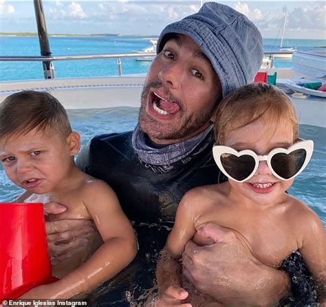 Enrique Iglesias Shares A Zany Fourth Of July Selfie With Twins He