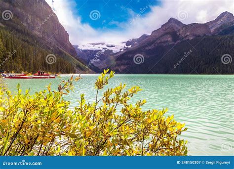 Lake Louise Banff National Park Stock Image Image Of Autumn Pine