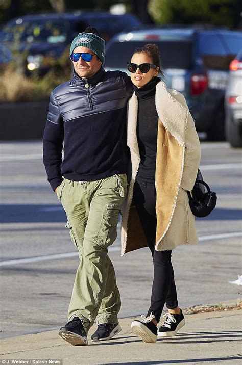 Irinashayk #irinashayklifestyle #celebritypoints irina shayk's lifestyle, biography, boyfriend & more ☆ 2020 irina valeryevna. Irina Shayk cuddles up to boyfriend Bradley Cooper in New ...