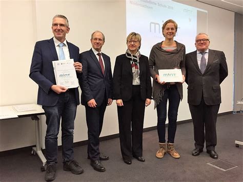 Mit hilfe des projekts die bewegte schule niedersachsen ist partner des filmportals und wird in zukunft filmbeiträge zum. MINT-freundliche Schule - Grundschule auf dem Süsteresch