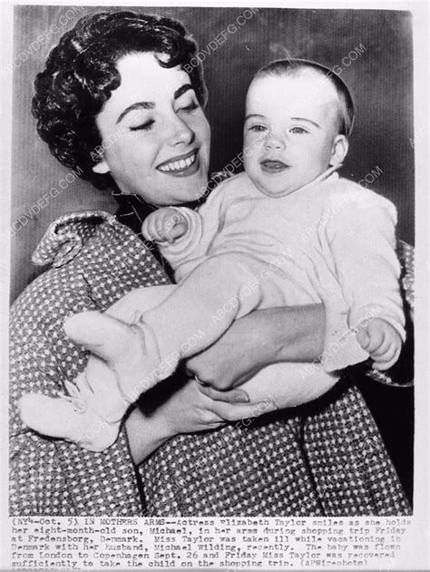 News Photo Elizabeth Taylor And Her 8 Month Old Son 1149 06 Elizabeth